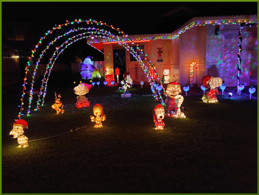2021 Christmas decorations around Aeloa Village